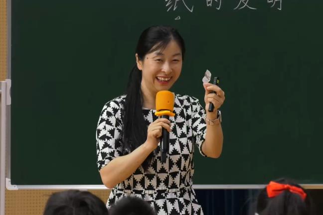馮櫟鈞，《紙的發(fā)明》，三年級(jí)下冊(cè)，第三單元