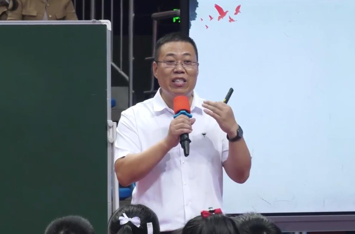 李二猛，《冀中的地道戰(zhàn)》，五年級上冊，第二單元