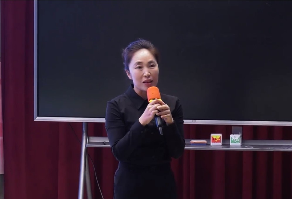 李華，《微講座：AI賦能國(guó)家課程高質(zhì)量實(shí)施的景瑞經(jīng)驗(yàn)》