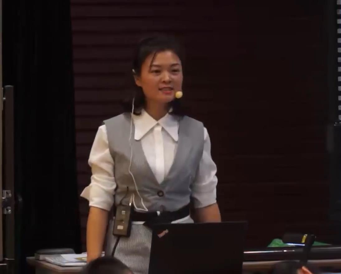 胡敏	《條形統(tǒng)計(jì)圖》	四年級	上冊