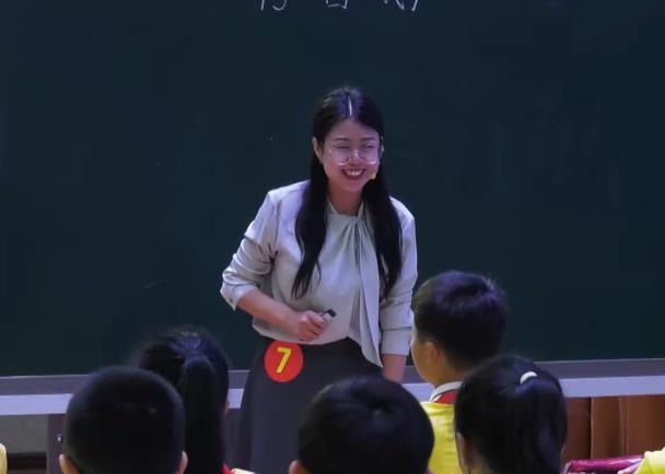 陳鳳，《白鵝》，四年級(jí)下冊(cè)，第四單位