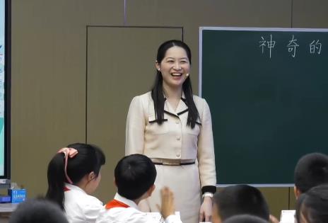 陳李，《神奇的探險之旅》，五年級下冊習作，第六單位