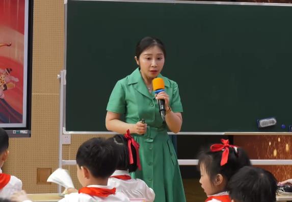 黃鶯，《羿射九日》，二年級(jí)下冊(cè)，第八單元