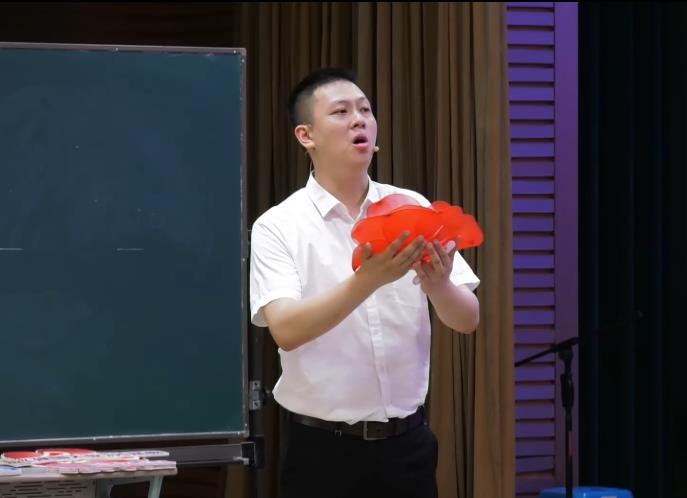 羅思源，《紅》，五年級(jí)下冊(cè)，《童心向紅巖》